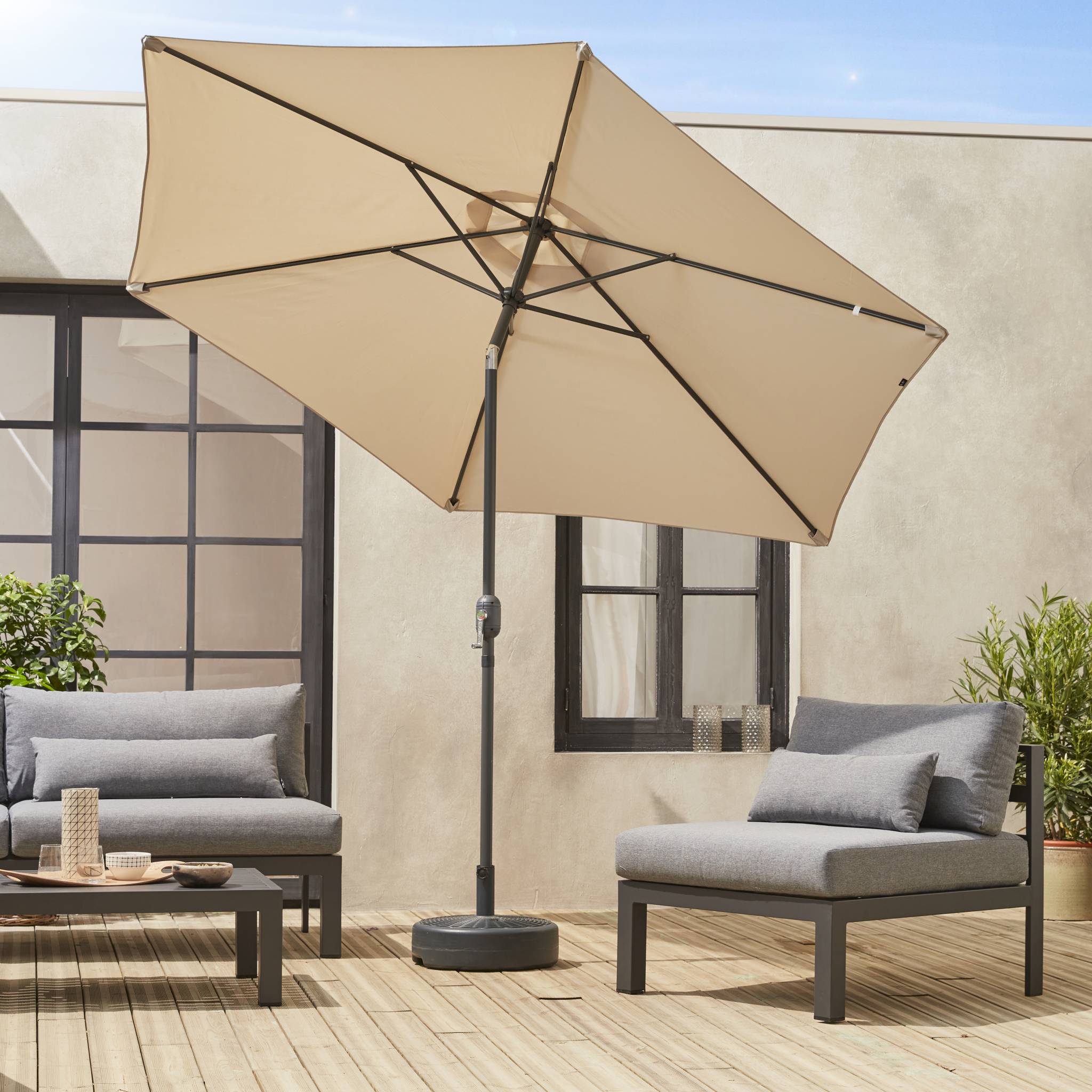 Parasol droit rond Ø300cm - Touquet Sable - mât central en aluminium orientable et manivelle d'ouverture