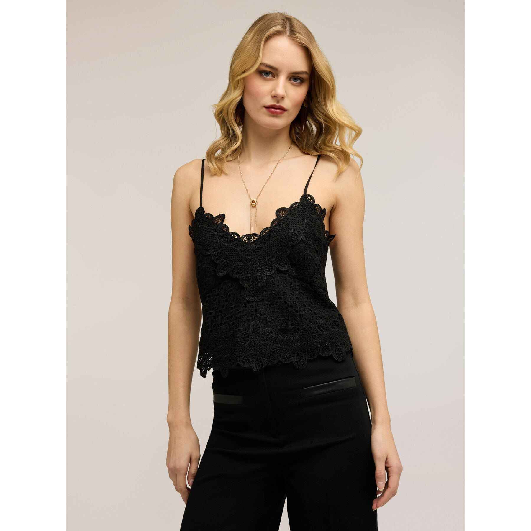 Motivi - Top in sangallo con pizzo macramé - Nero