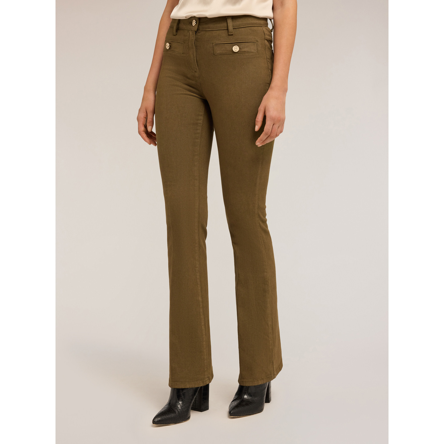 Motivi - Pantalones acampanados de sarga de algodón - Verde militare