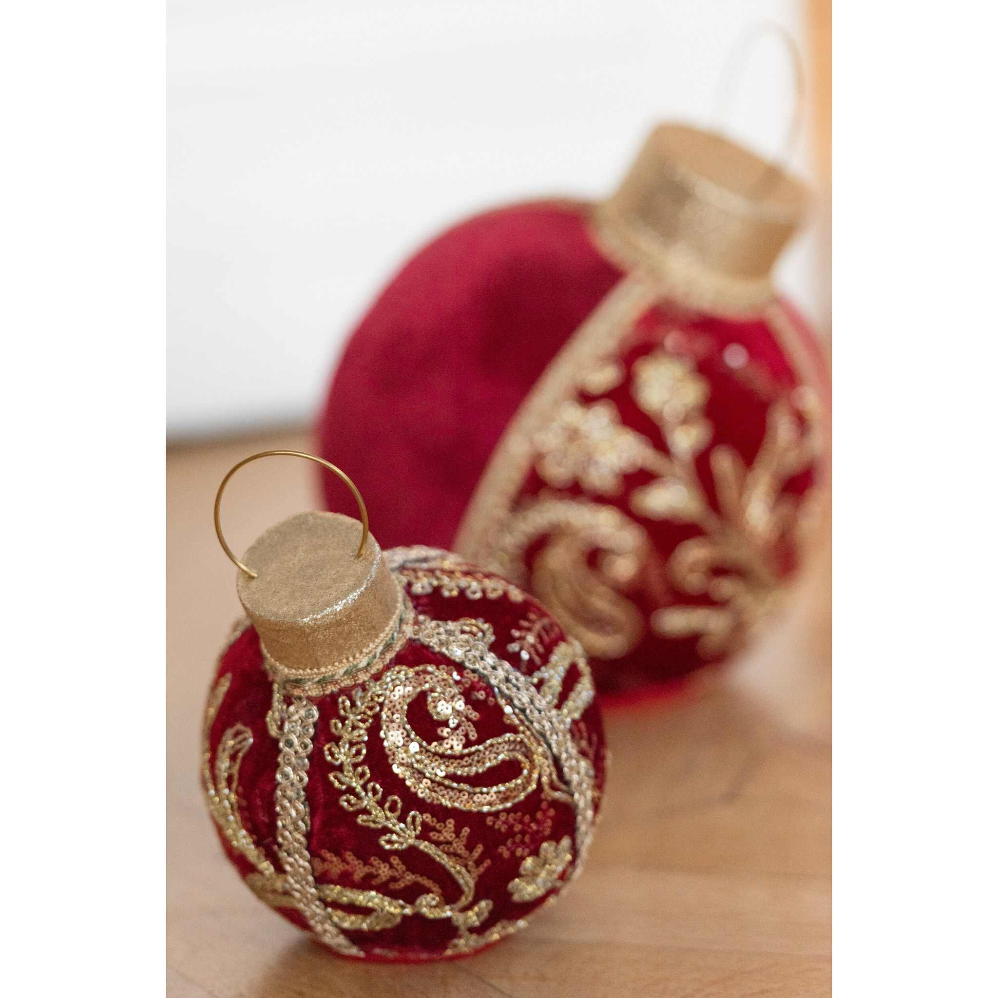 J-Line boule de Noël Motifs - polyfoam/textile - rouge/or - small