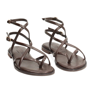 Sandalias planas marrón oscuro elegantes