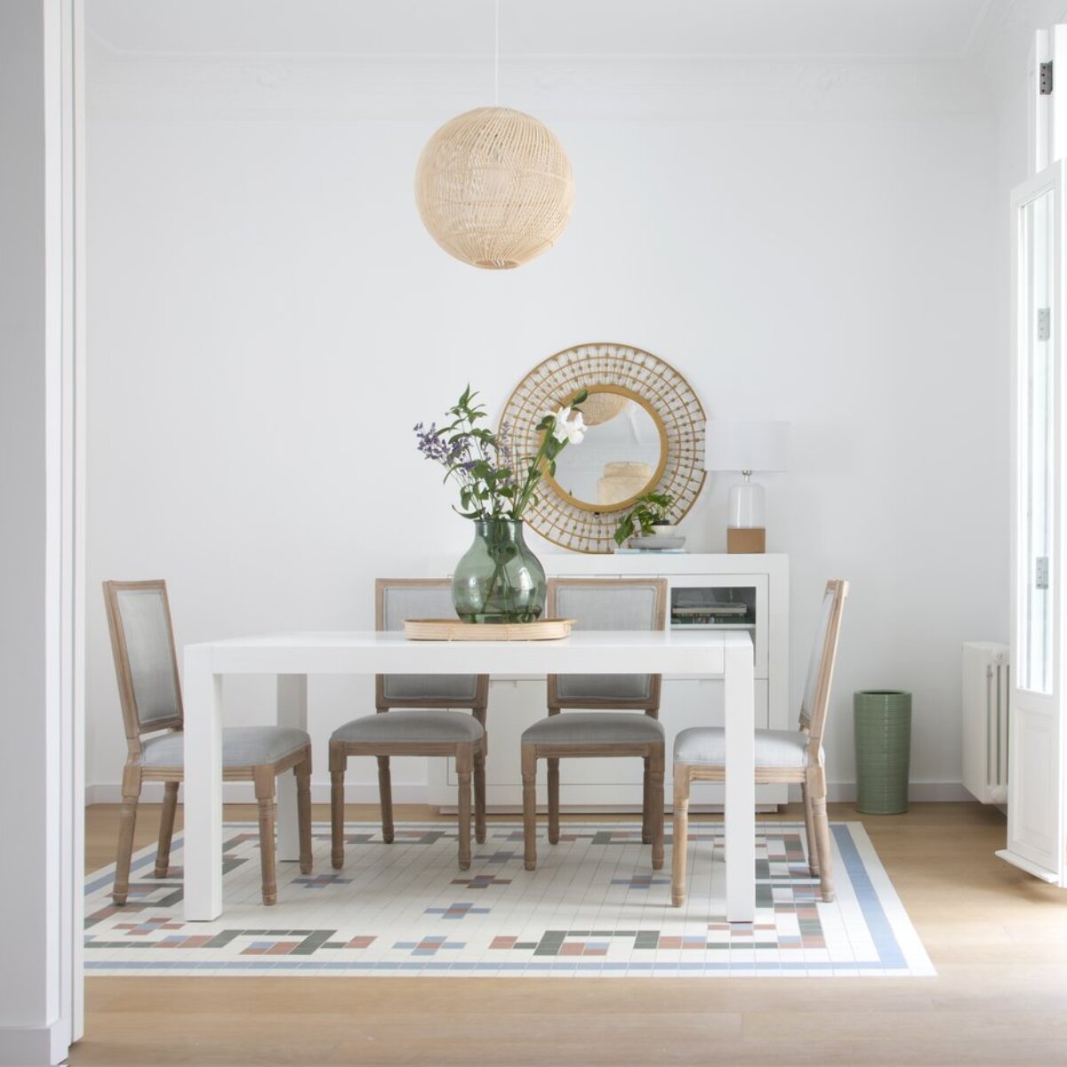 Table à manger extensible Gael -bois massif et panneau de mdf-couleur laqué blanc mat 140 x 78 x 90 cm