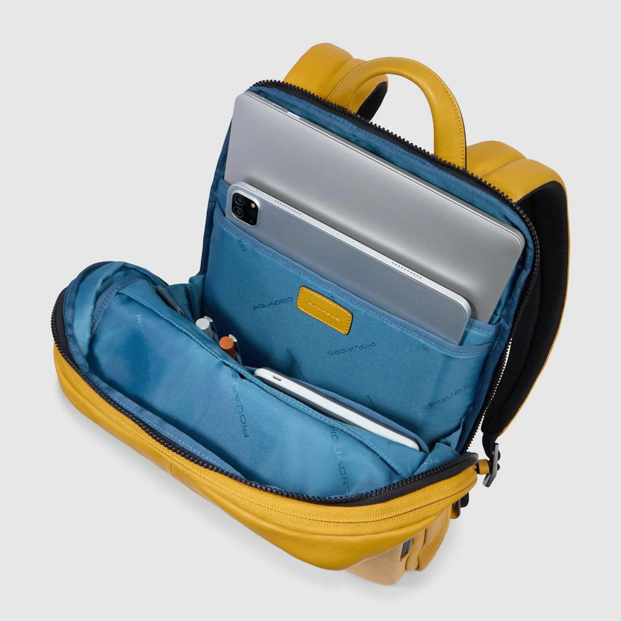 Piquadro Zaino sottile porta pc e iPad® con protezioni antiurto e RFID, espandibile