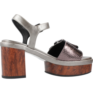 SANDALIAS NOA HARMON 9668N