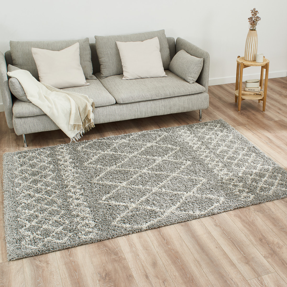 Asma - tapis shaggy de salon en laine artificielle style berbère gris et blanc - 150x220cm