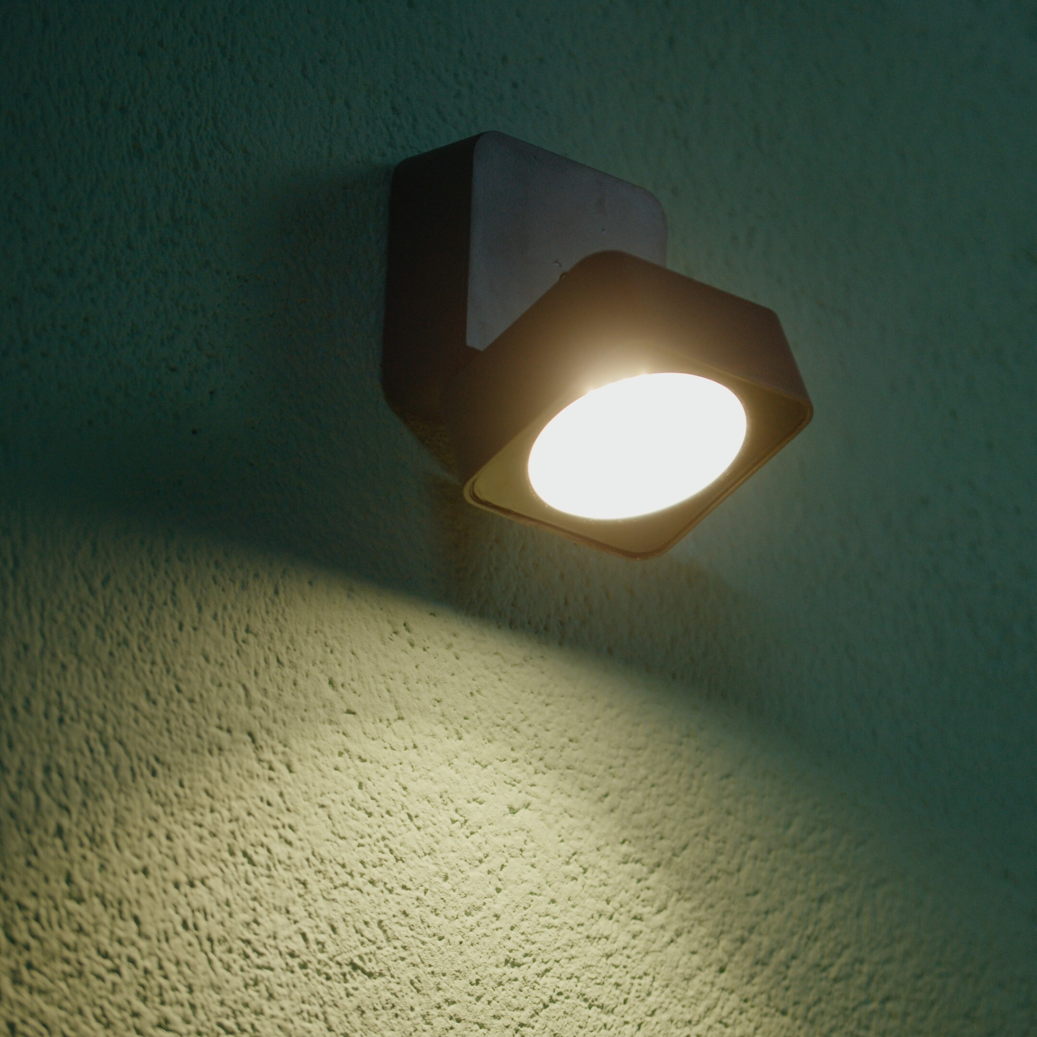 Forlight Tilt - Aplique LED Exterior Orientable. Aplique de Pared para Jardín y Terraza con LED 7W Blanco Cálido 3000K y 663lm.