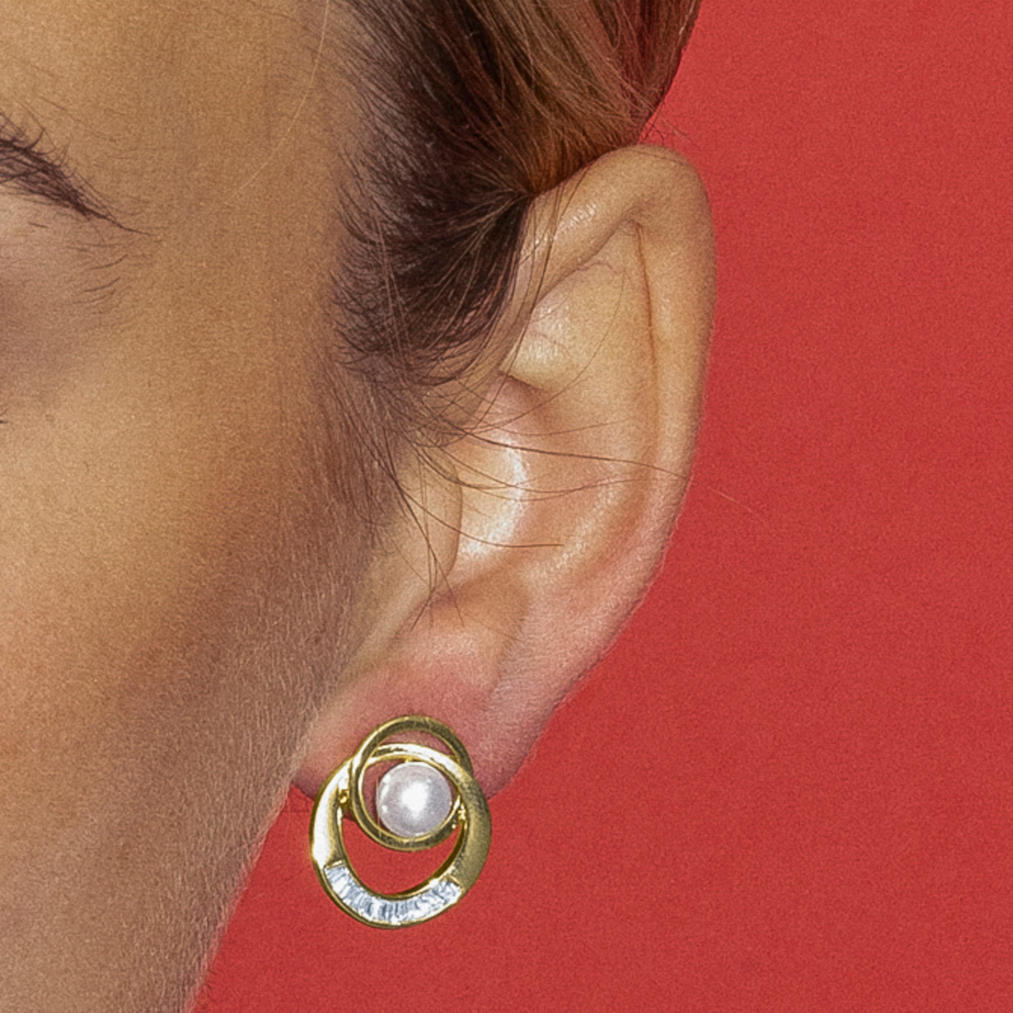 Pendientes con Perla Blanca acabado oro 18k