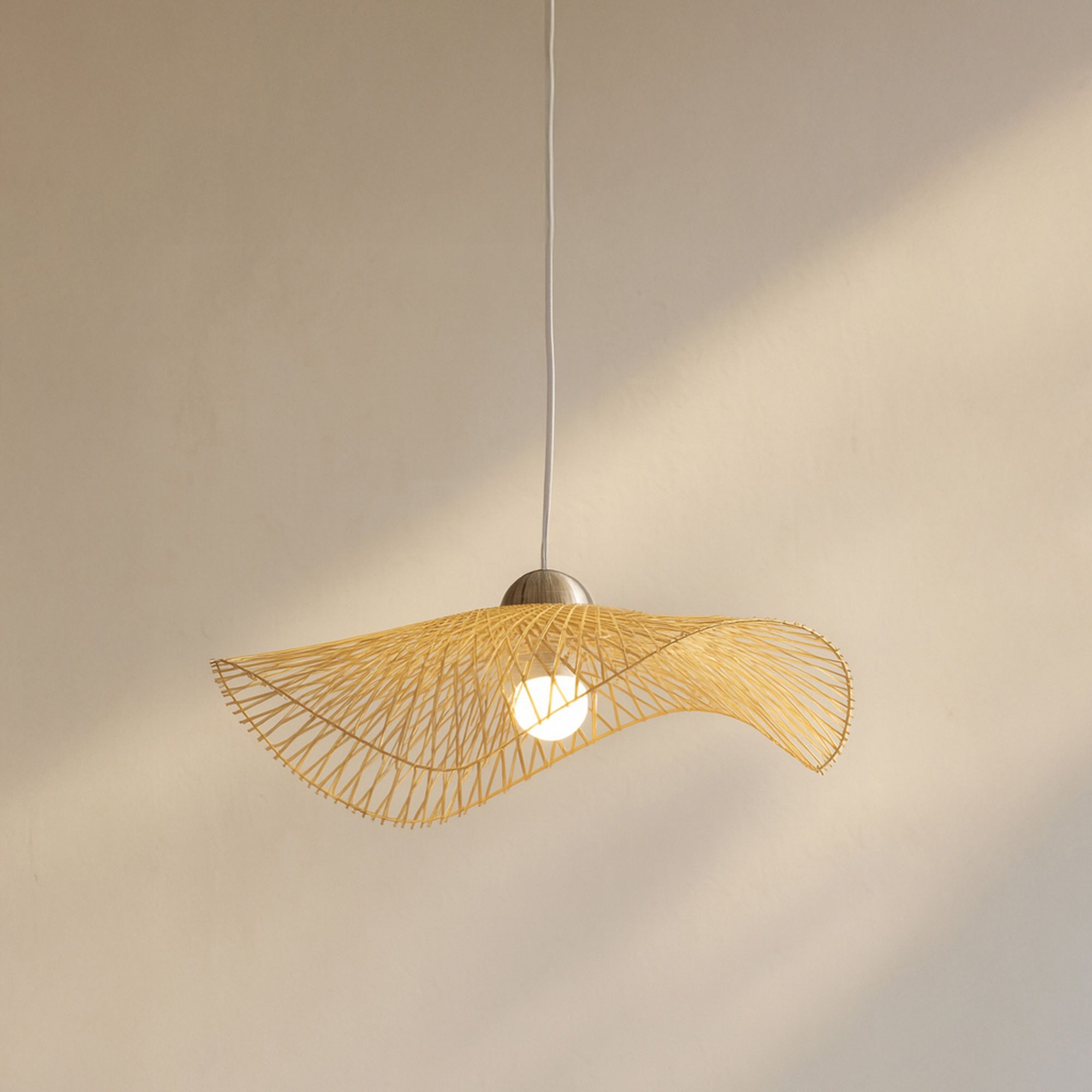 Suspension aérienne en bambou tressé 55cm CARAVELLE