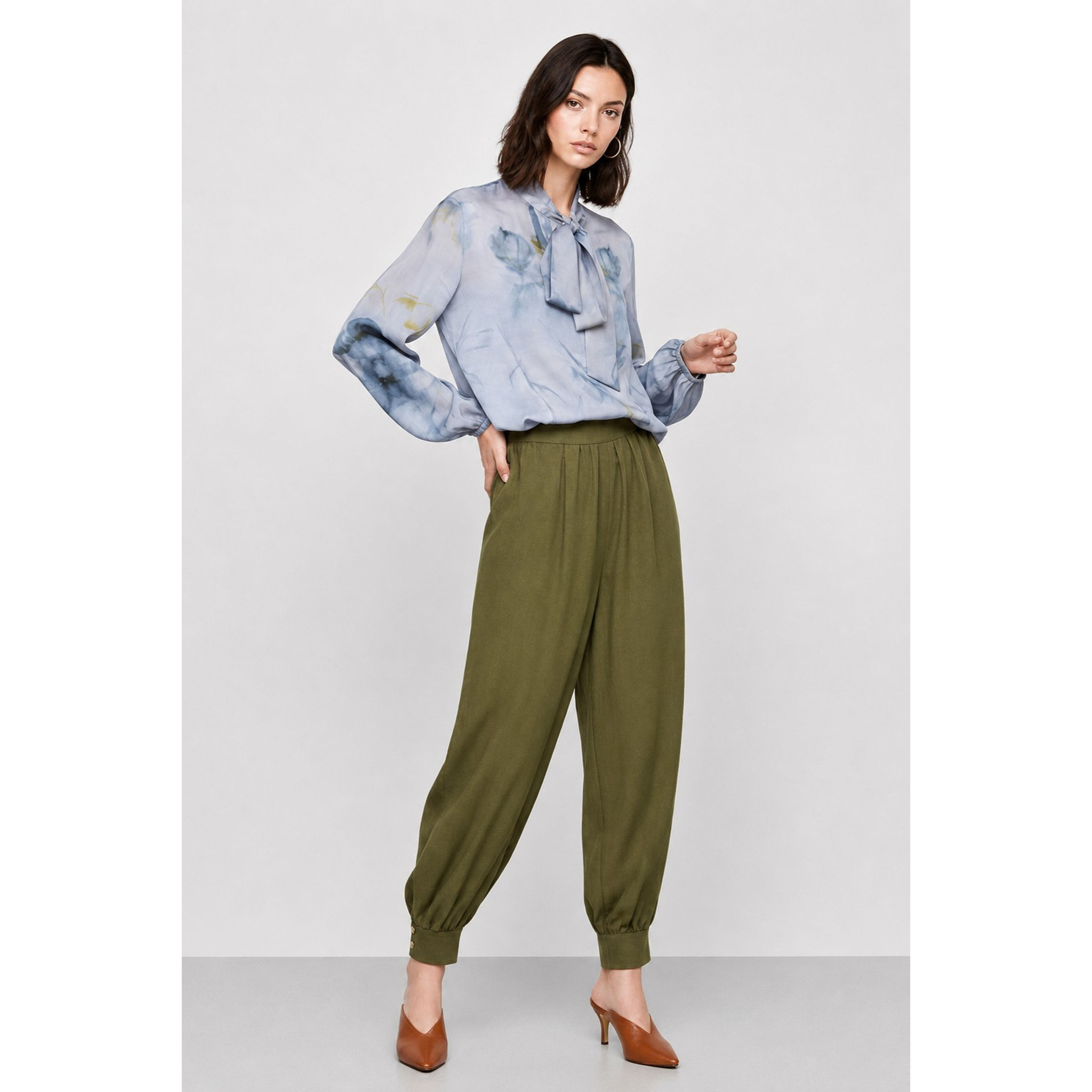 Kocca - Pantaloni da donna a vita alta con polsini abbottonati Donna