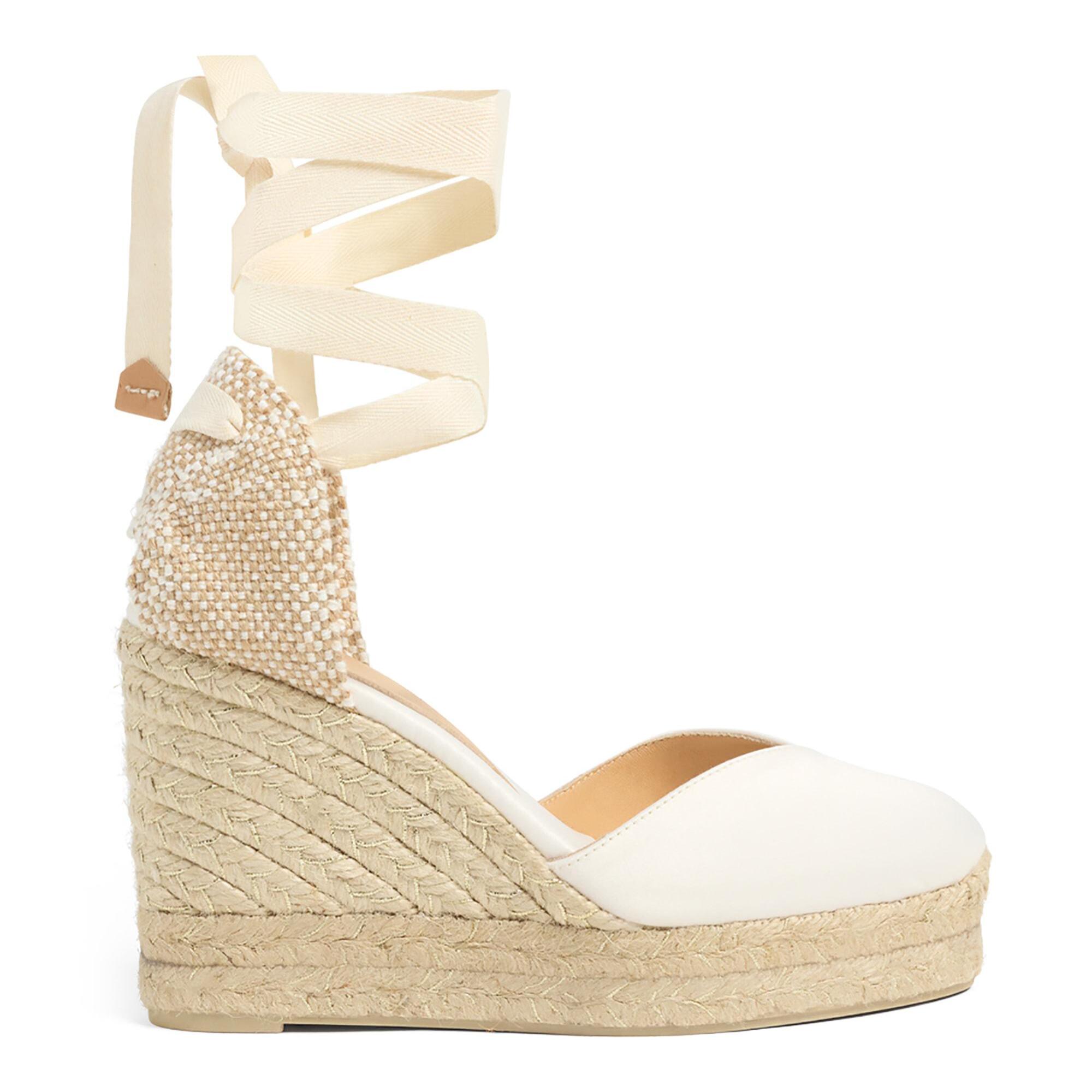 Alpargatas Chiara en satén, cierre mediante lazada y doble plataforma