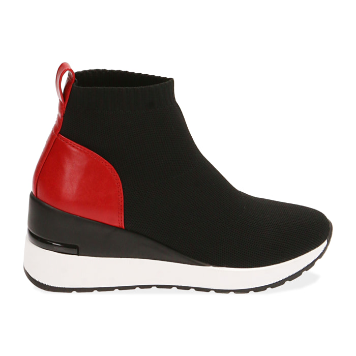 Slip-ons de tela negro/rojo, cuña 7 cm