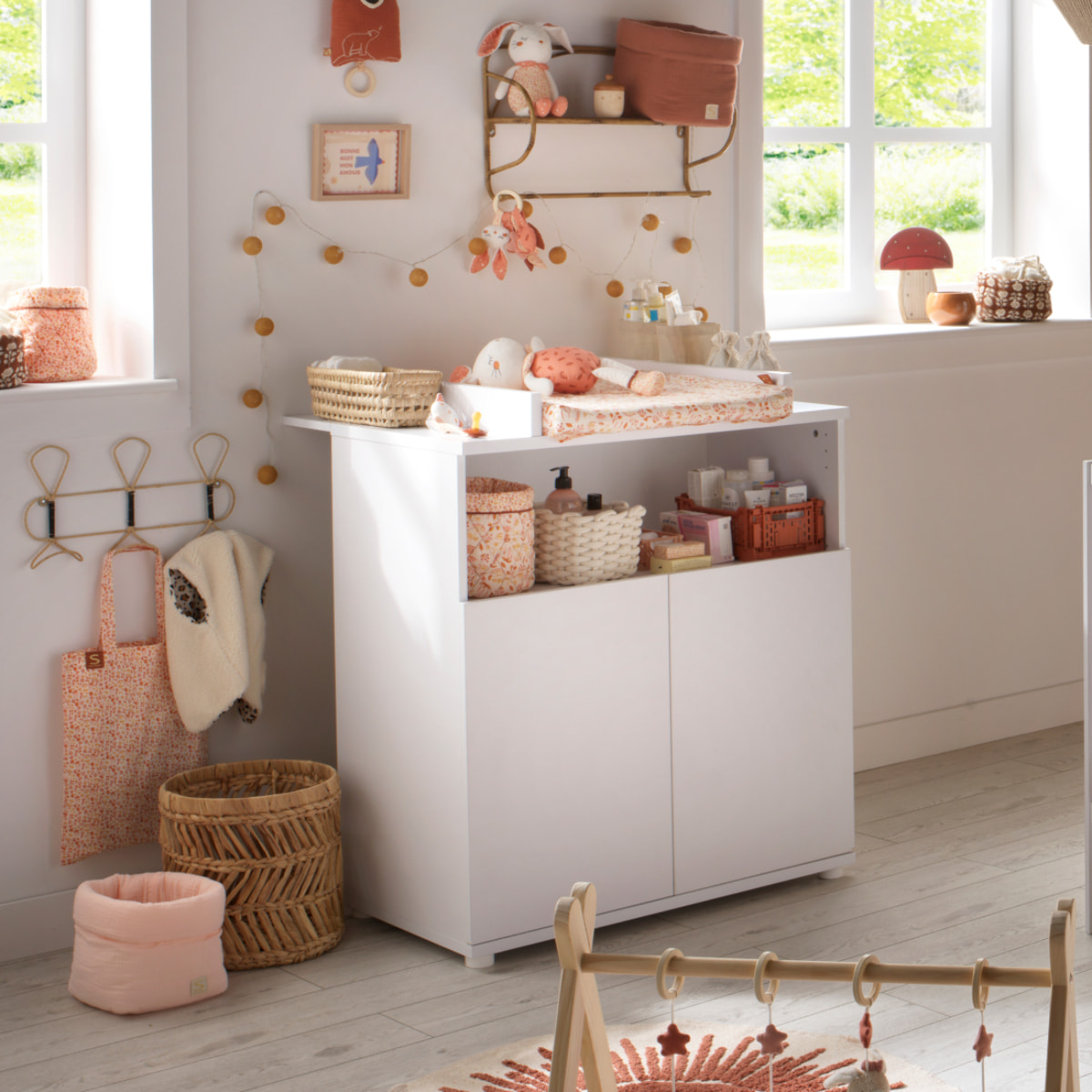 Chambre bébé duo: Lit 120x60 et commode à langer 2 portes blanc ultra.