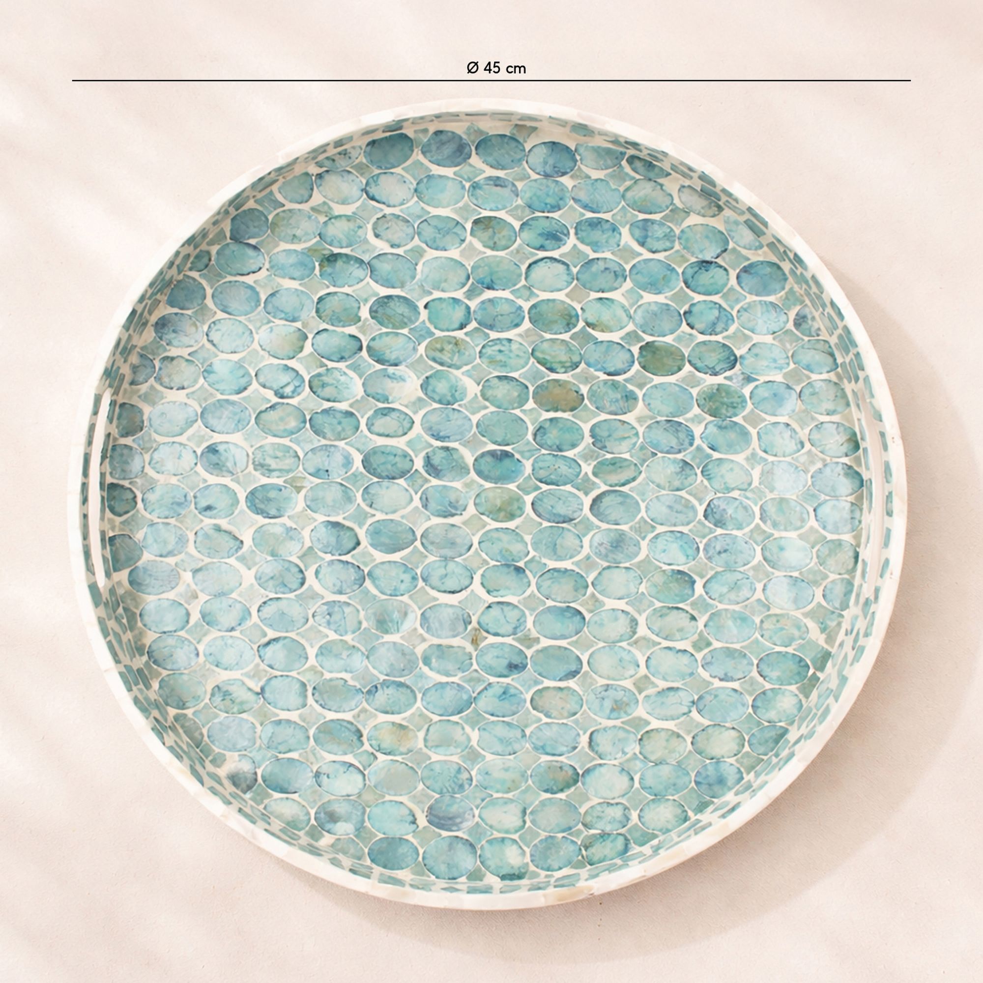 Plateau rond avec poignée en coquille de capiz bleu SOLNA