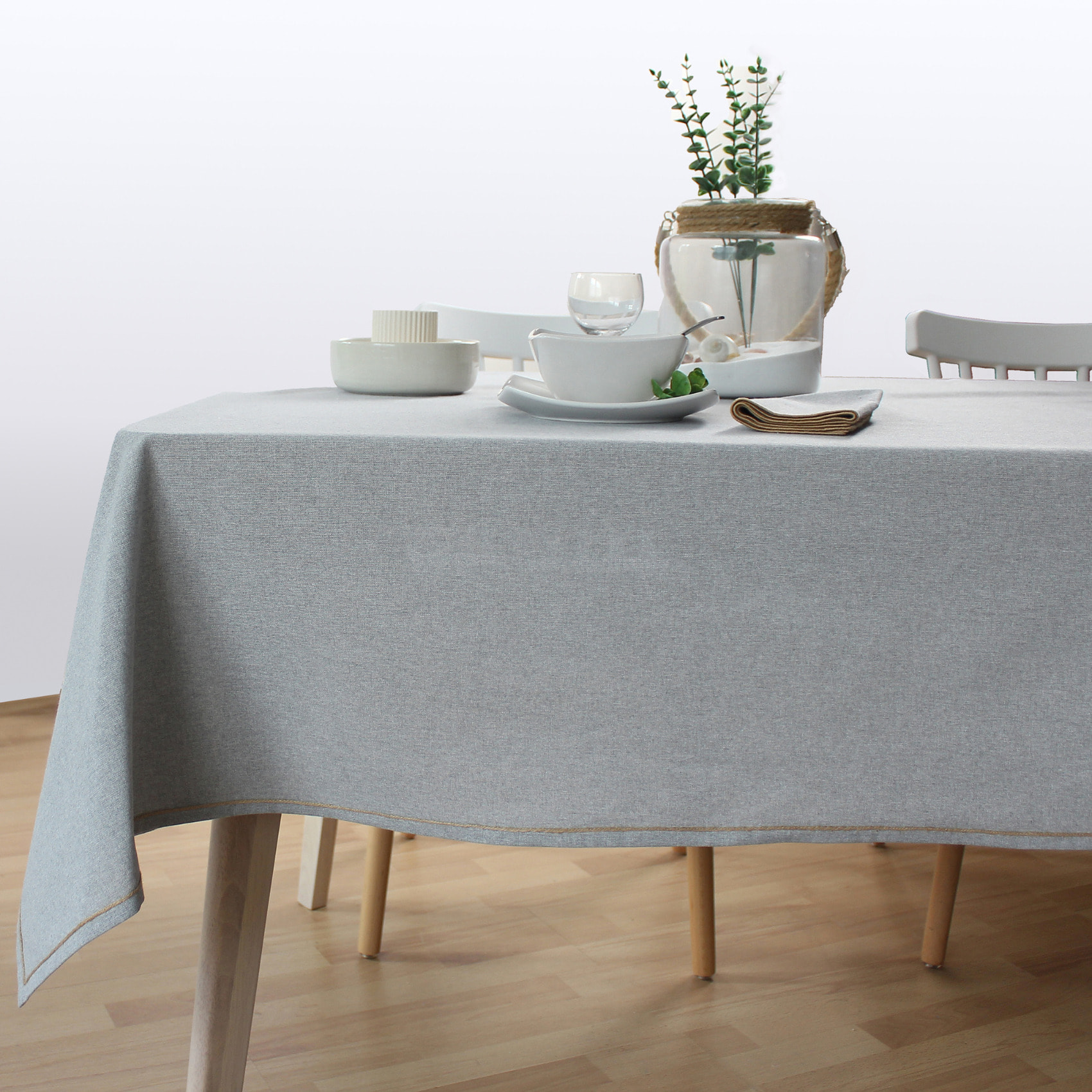 Nappe unie avec feston en jute - Gris