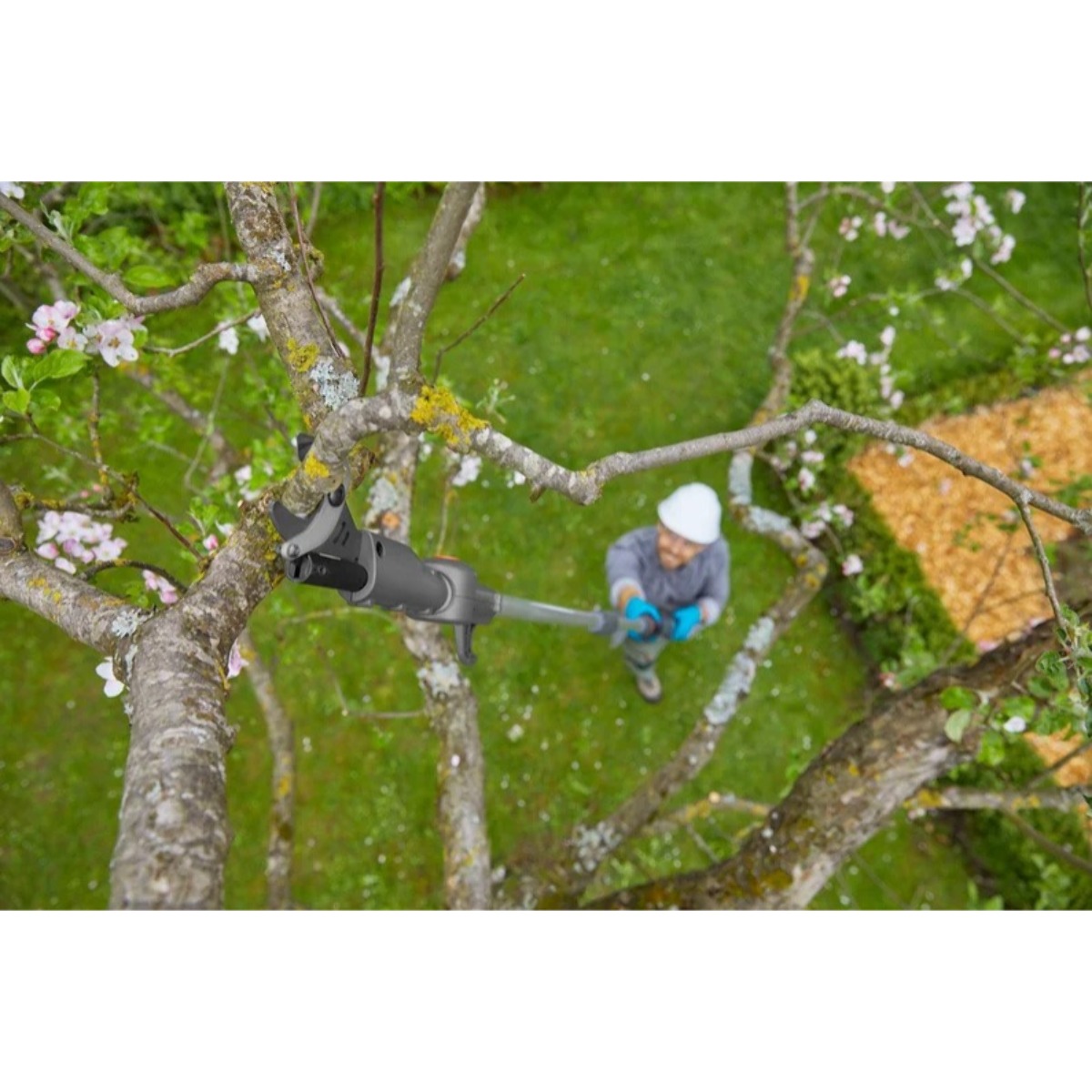 east Coupe-branches HighCut 360/18V P4A- Kit prêt à l'emploi - GARDENA - 14776-20