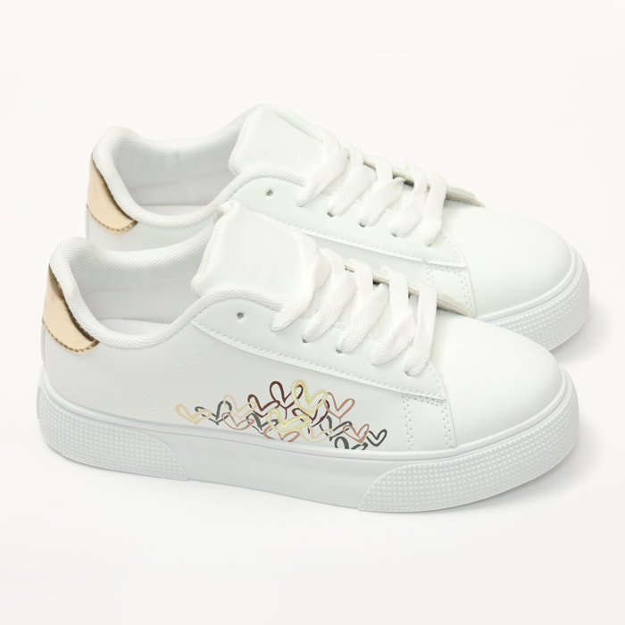 Sneakers in simil pelle con ricamo laterale