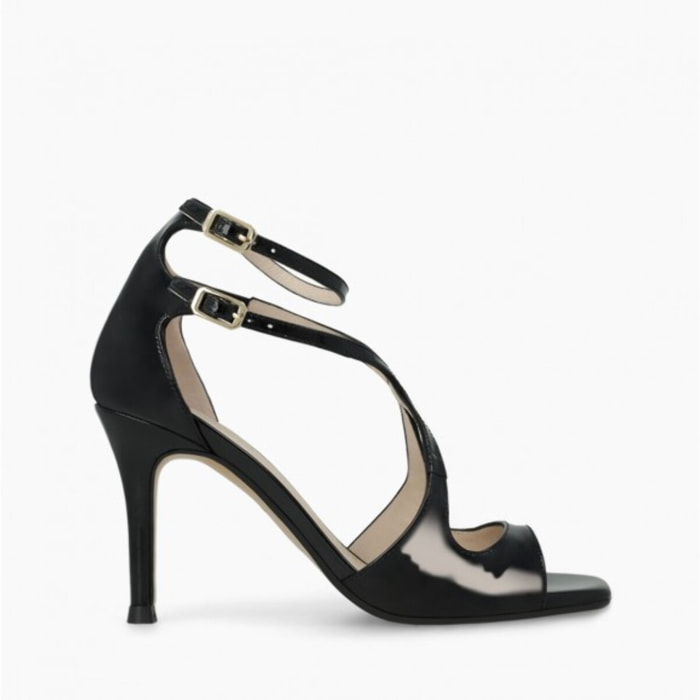 SANDALIAS NEGRAS SASUE