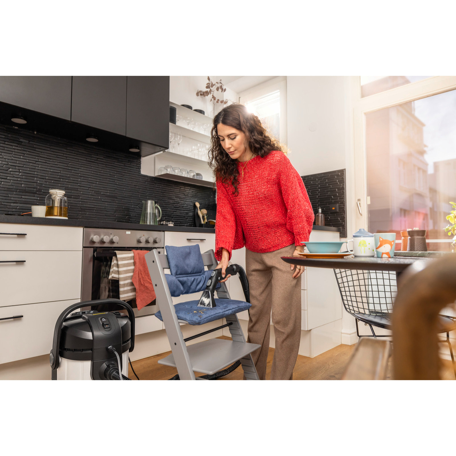 Shampouineuse Karcher SE 4 Plus- aspirateur injecteur extracteur - Puissance 1000W- double réservoir 2x4L- buse canapé/matelas