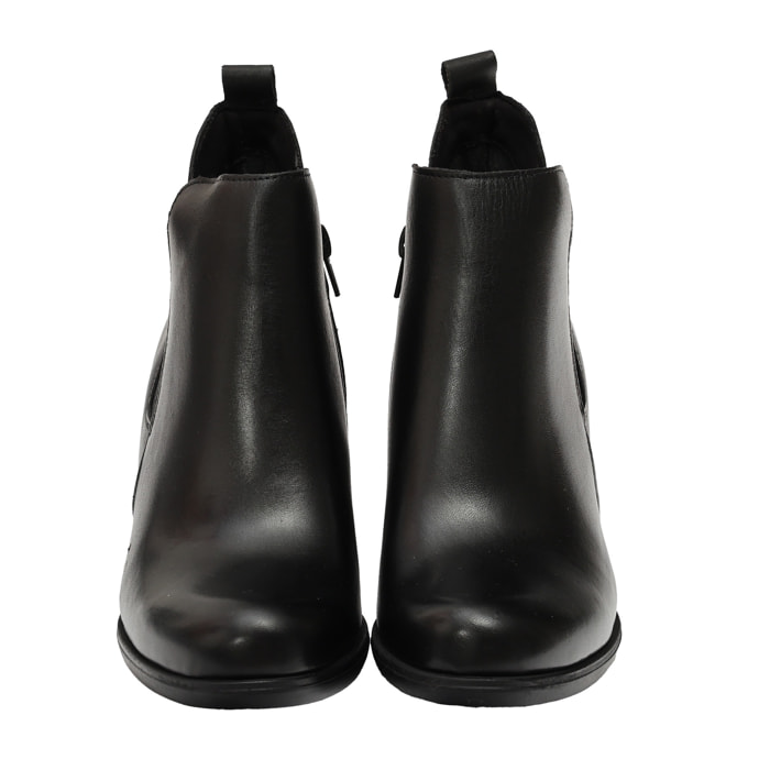 Tronchetto in vera pelle con tacco comodo e fascia elastica