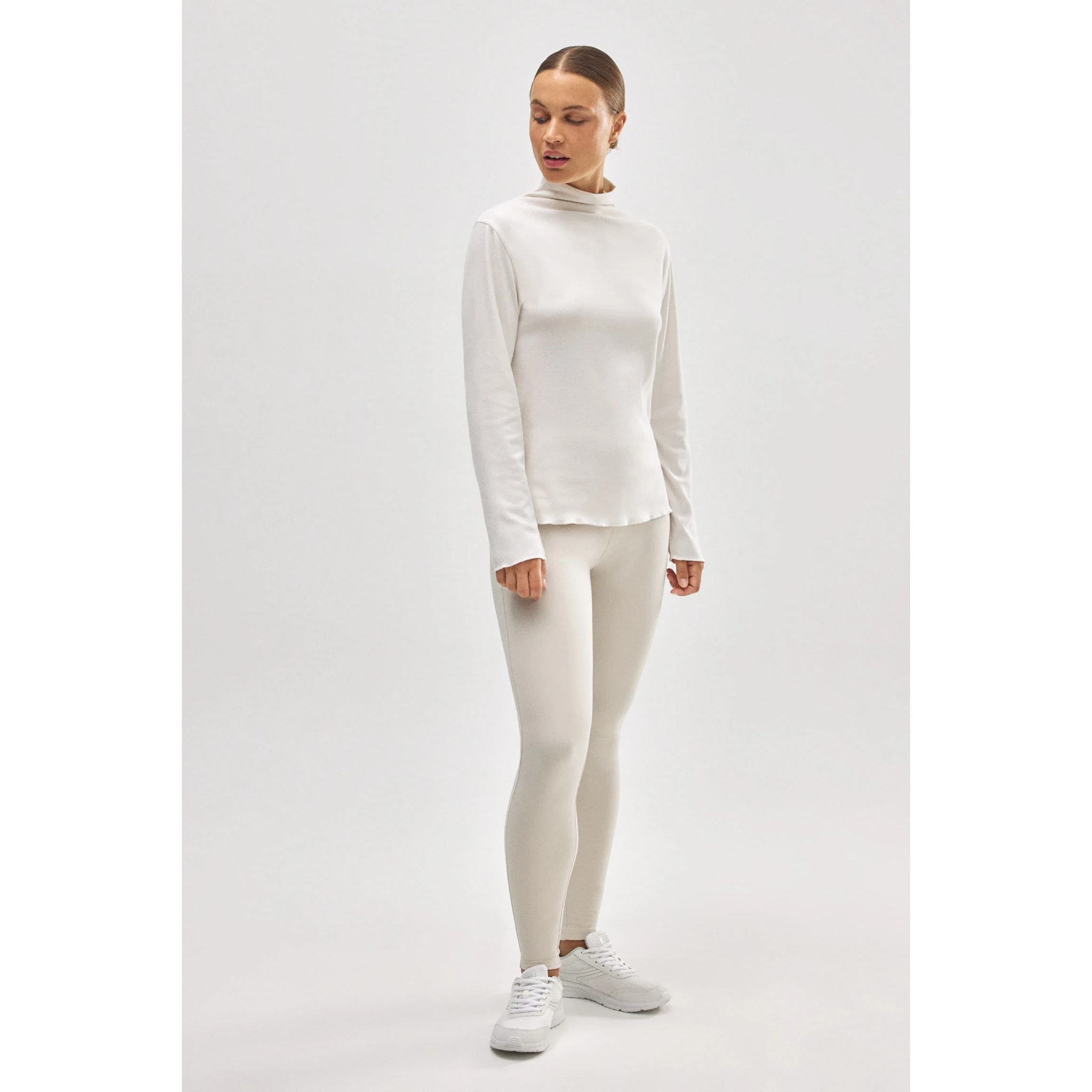 T-shirt termica sportiva avorio con colletto Perkins