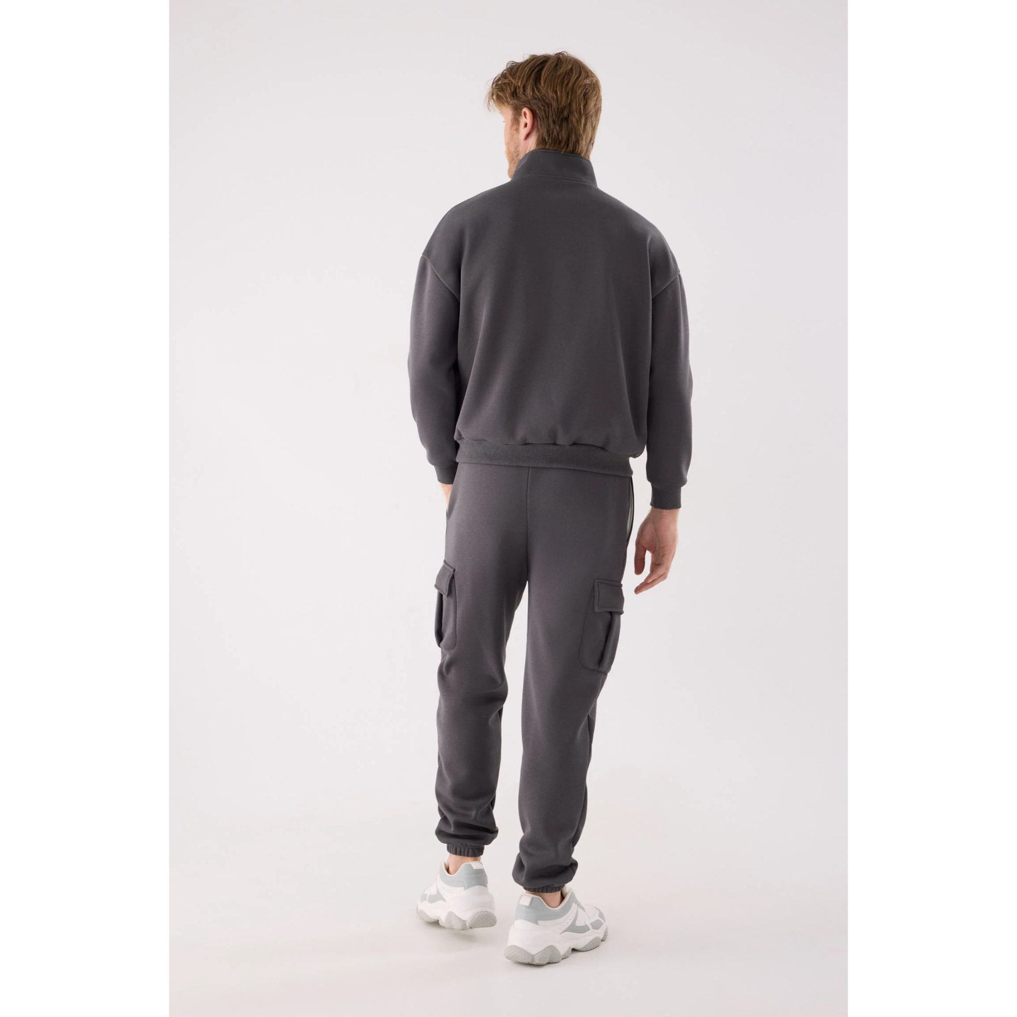 Pantalón deportivo hombre cargo afelpado con cintura ajustable gris marengo