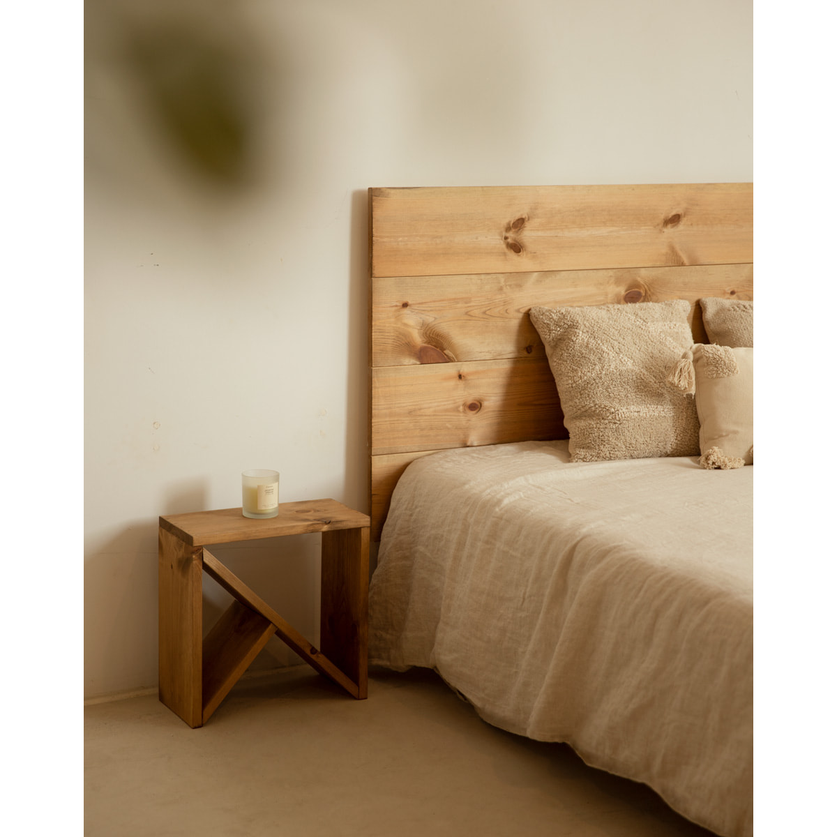 Pack tête de lit et tables en bois massif ton chêne foncé en différentes tailles