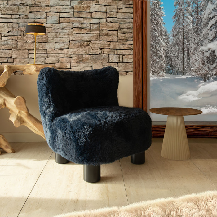Fauteuil effet fourrure bleu et structure en bois  ARTIC