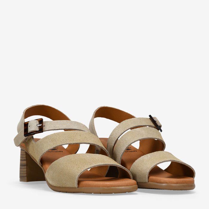 Sandalias de tacón taupe en piel con hebilla