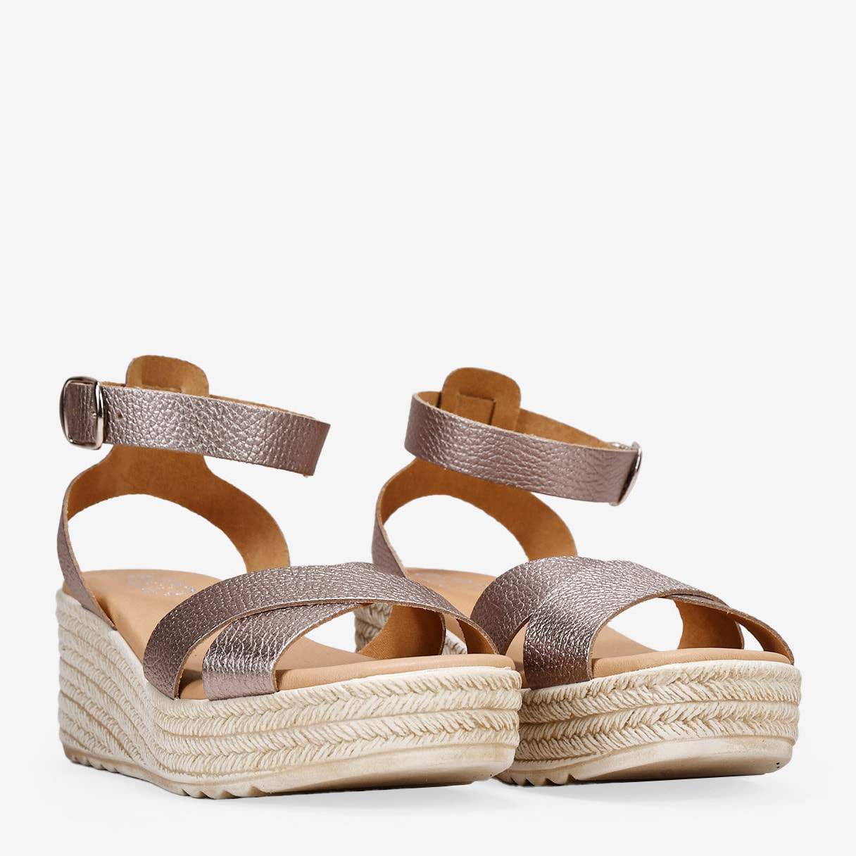 Sandalias de piel metalizadas con cuña de esparto