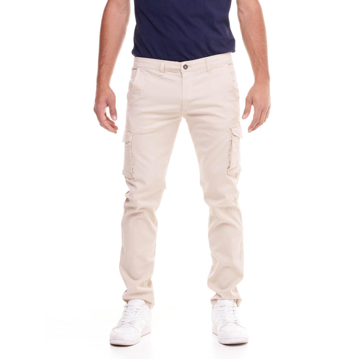 Pantalón cargo minimalista para hombre.