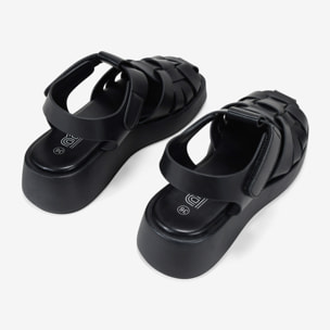 Sandalias cangrejeras negras con plataforma
