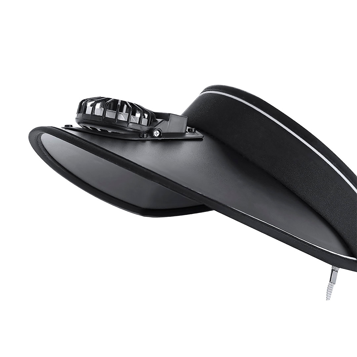 Visera con ventilador orientable de 3 velocidades y protección solar UPF50+. Incorpora batería recargable de 150 mAh, ajuste acolchado y elástico.
