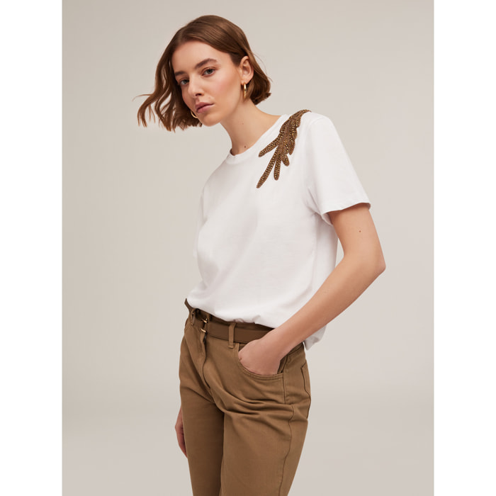 Motivi - Camiseta con parche bordado - Blanco