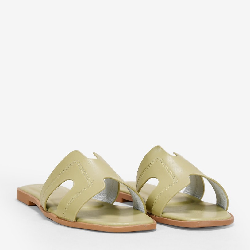 Sandalias planas verdes destalonadas