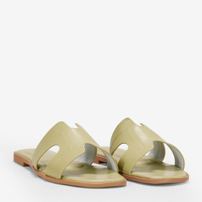 Sandalias planas verdes destalonadas