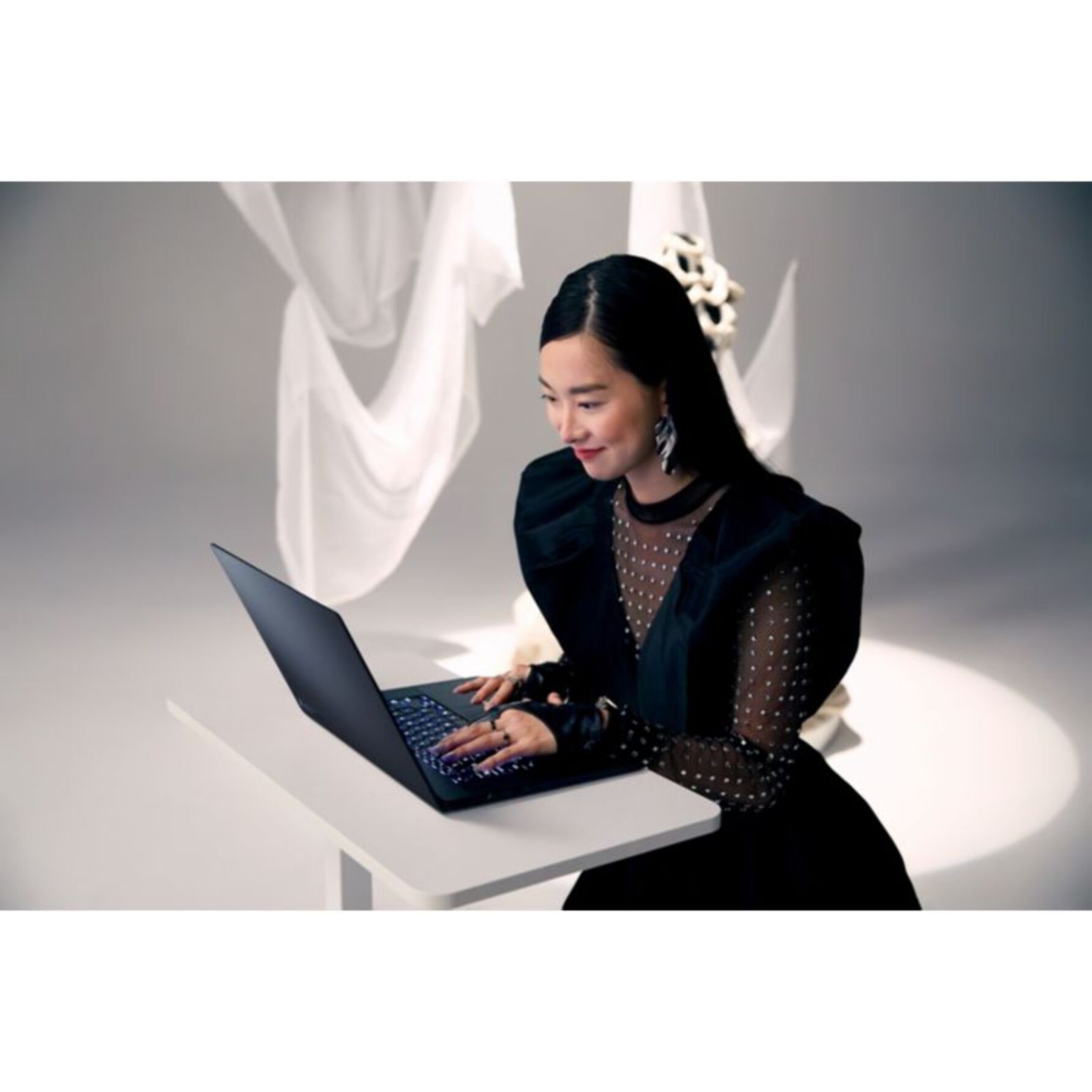 Ordinateur portable ASUS Pro Art H7606WI-ME171W Copilot+