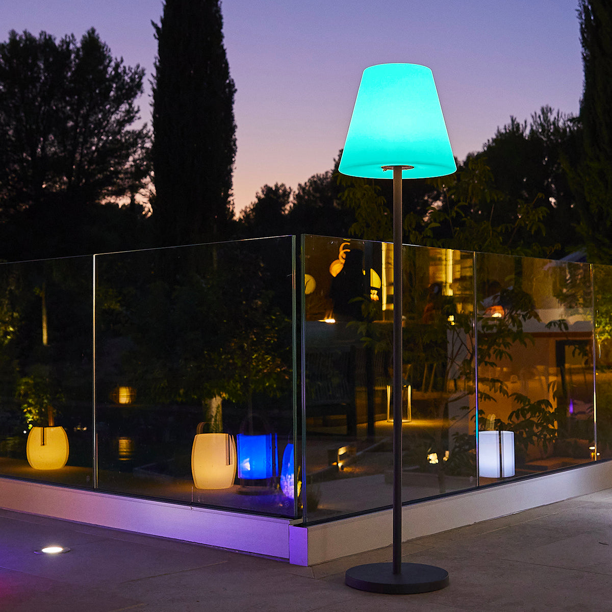 Lampadaire sans fil STANDY RGB H150CM