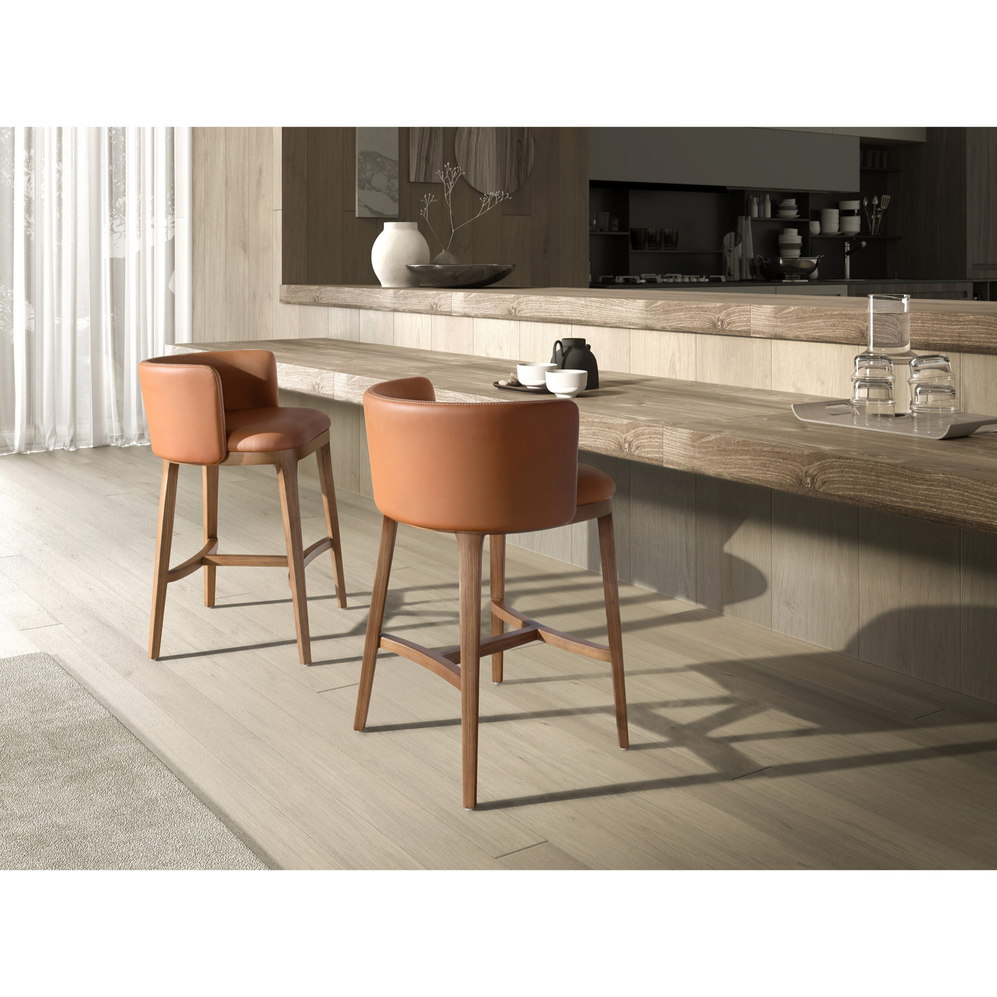 Taburete Angel Cerdá con asiento y respaldo tapizados en polipiel en marrón patas de madera chapada en nogal natural de estilo vanguardista a la vez que atemporal 53x51x84cm