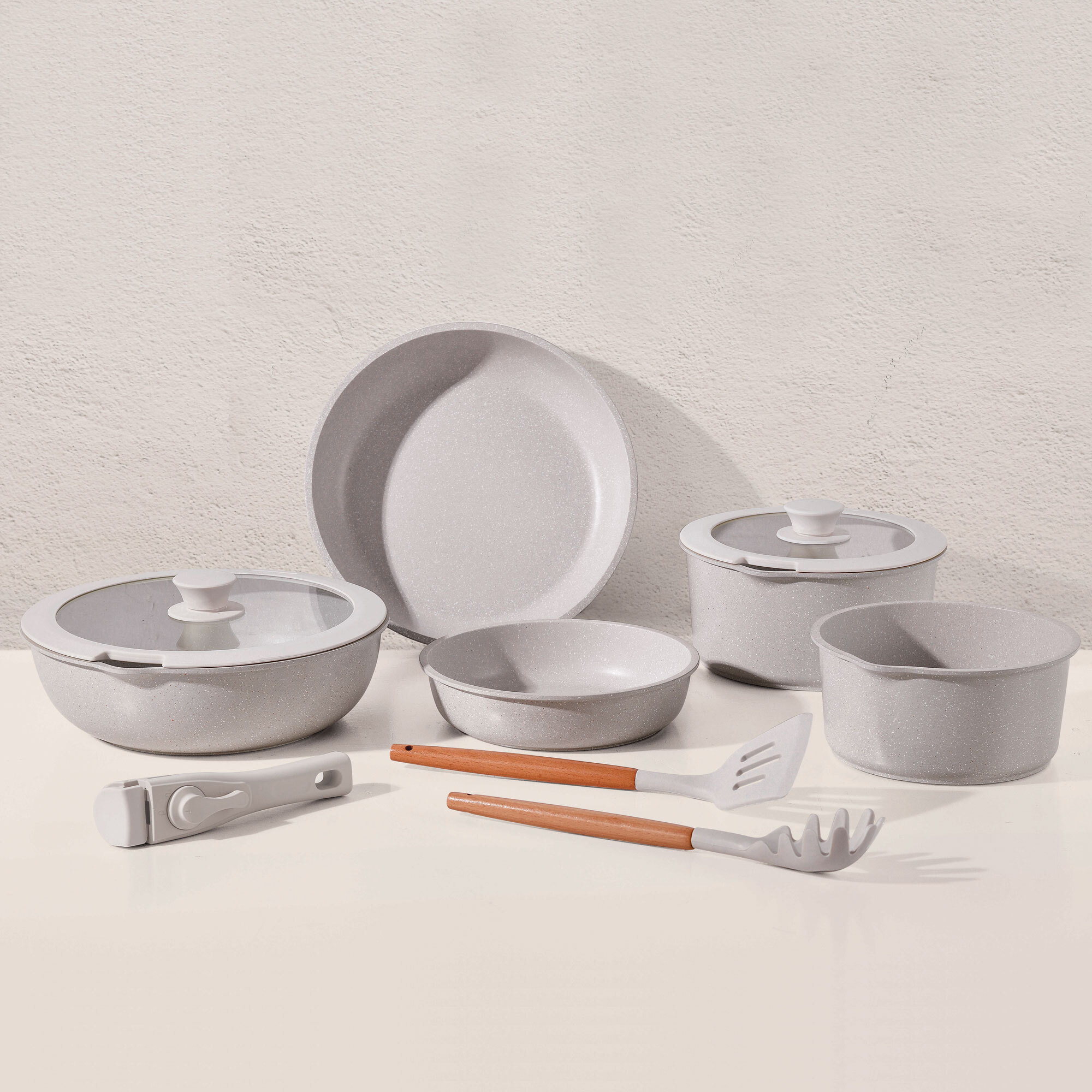 Batería de cocina 10 pzs beige/mango extraíble,3 sartenes,2 cazos,tapas y utensilios/aluminio fundido revestimiento antiadherente