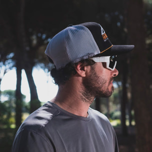 Gafas de deportes acuáticos OCEAN CHAMELEON - Blanco mate / Ahumada con plaquetas puntas y espuma naranjas y correa blanca