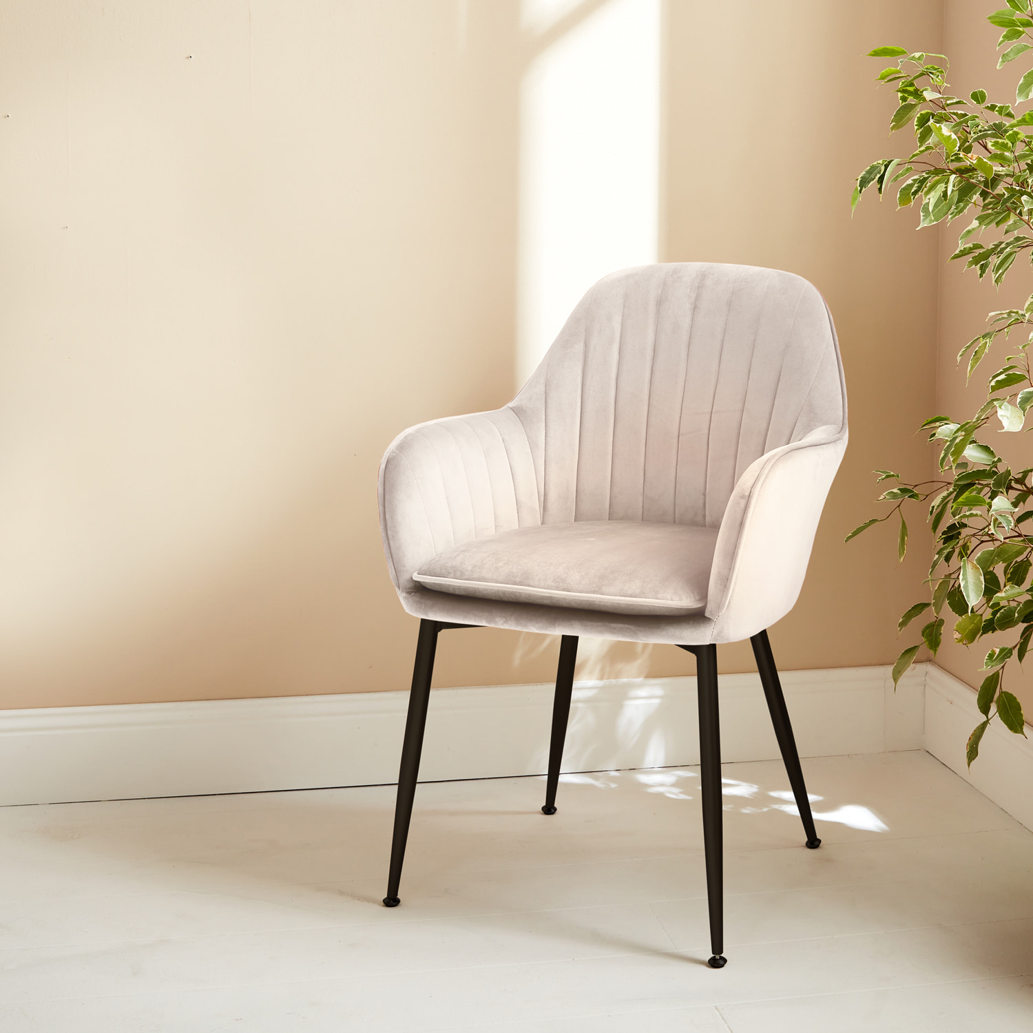 Fauteuil velours et pieds métal SHELLA