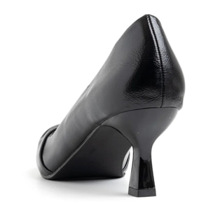 Decolleté con dettaglio oro - NERO