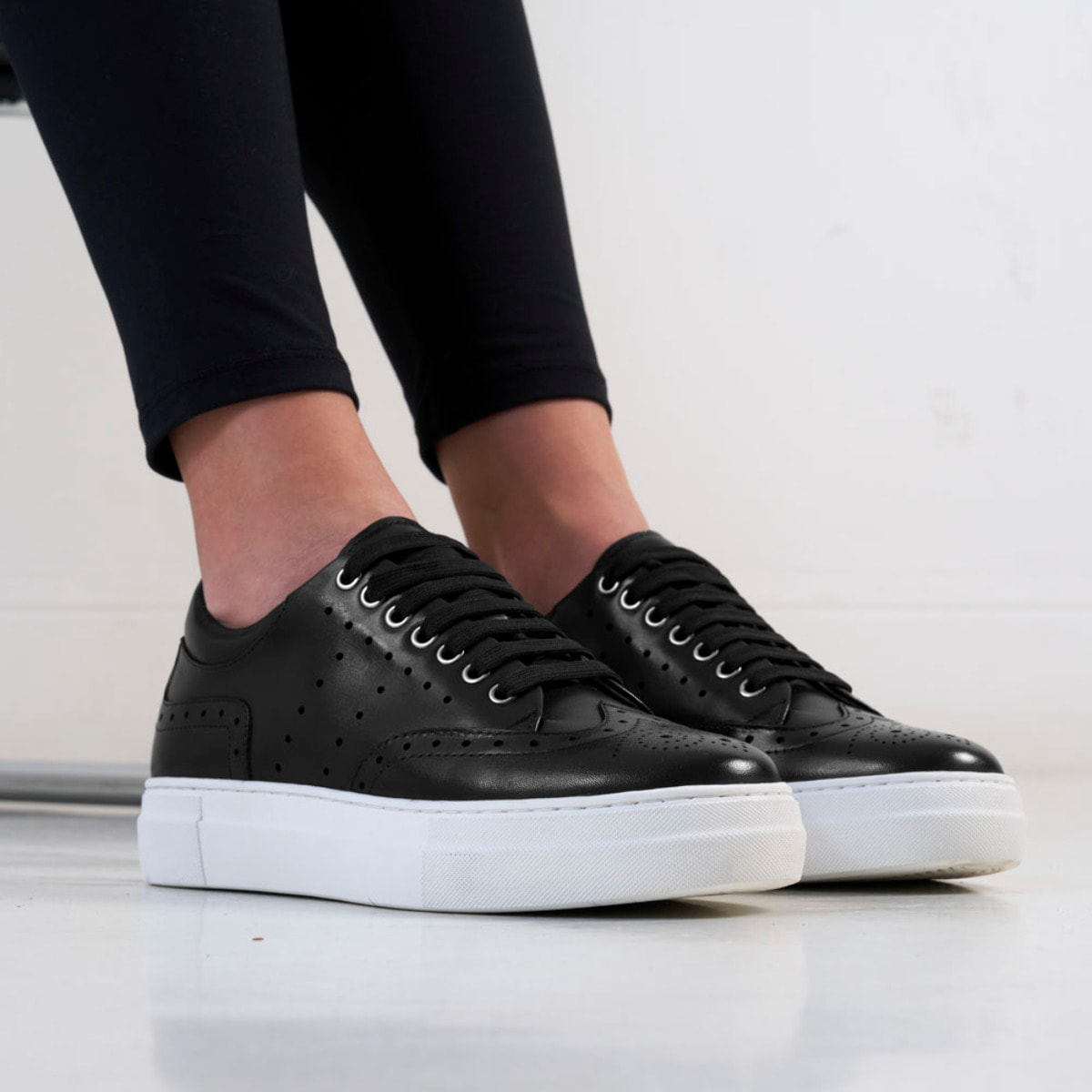 Sneaker British Passport Nero