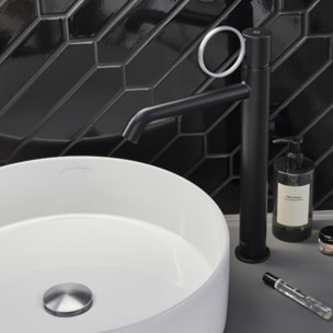Mitigeur lavabo haut Vivienne noir mat avec bague chromée brossée