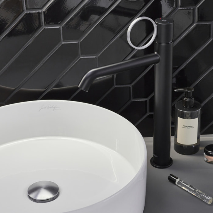 Mitigeur lavabo haut Vivienne noir mat avec bague chromée brossée