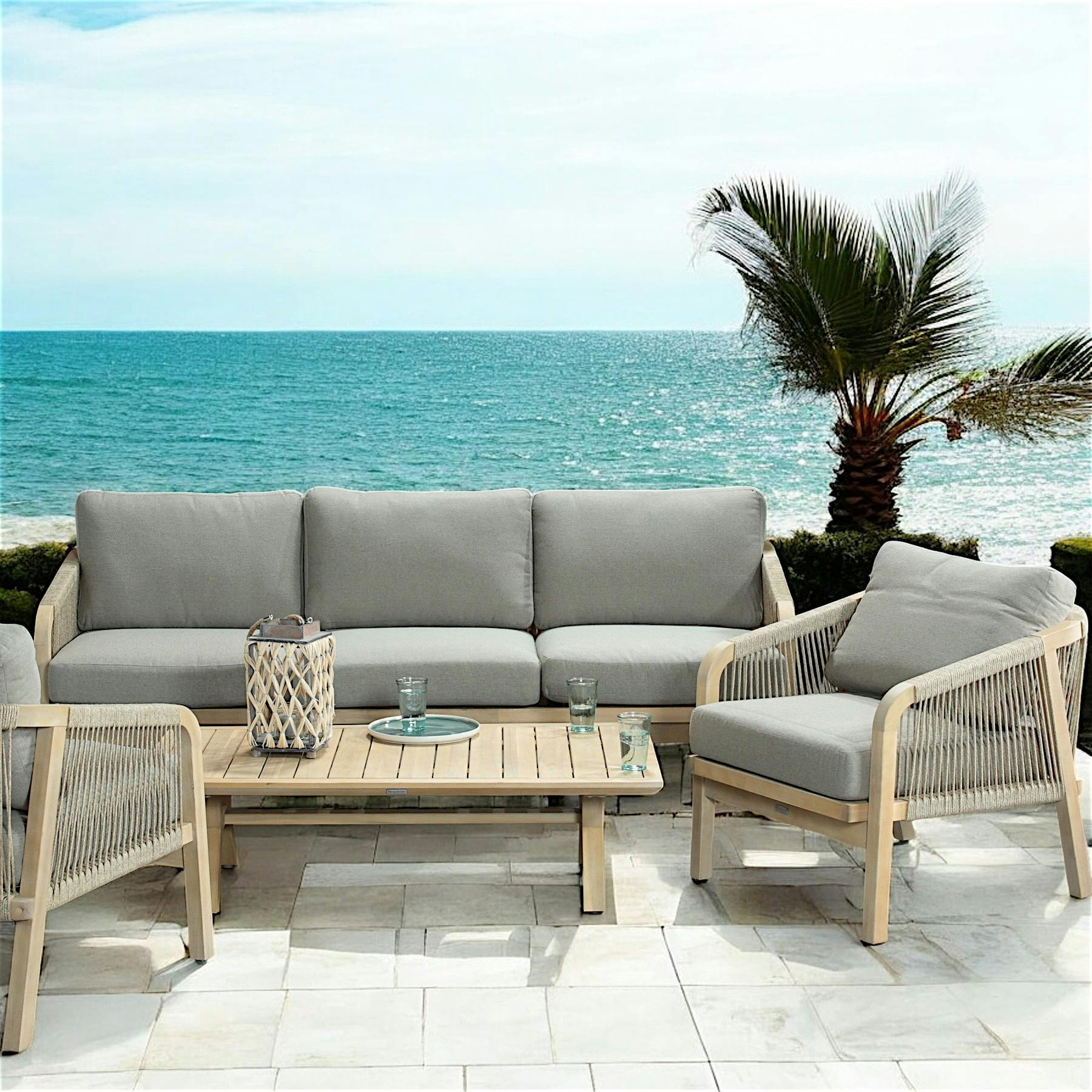 Salon de jardin en bois d'acacia (1 canapé - 2 fauteuils - 1 table basse) IBIZA