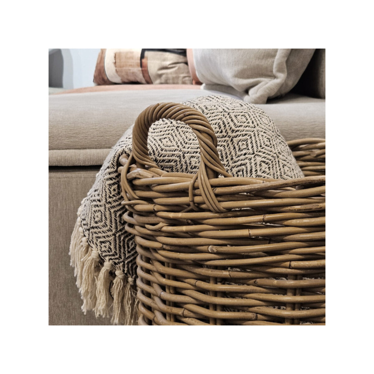 Grand panier rond H. 46 cm en kubu naturel tressé avec anses - ENRICO