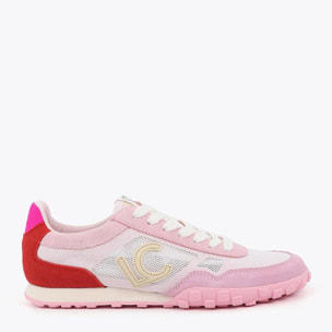 Sportivo in rete e tessuti diversi