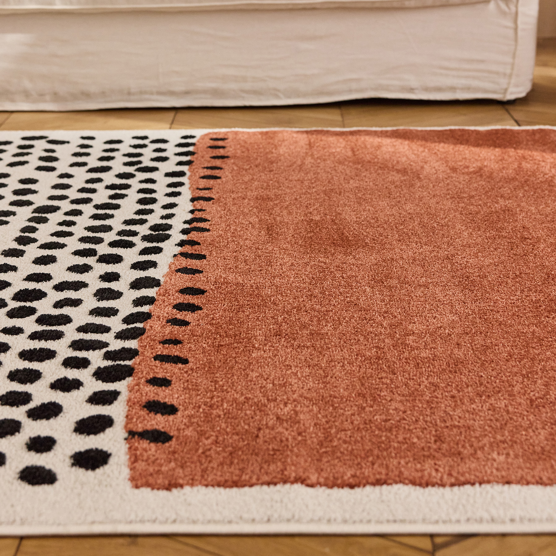 PANTONE - Tapis terracotta à motif à pois TERRA DEL SOL