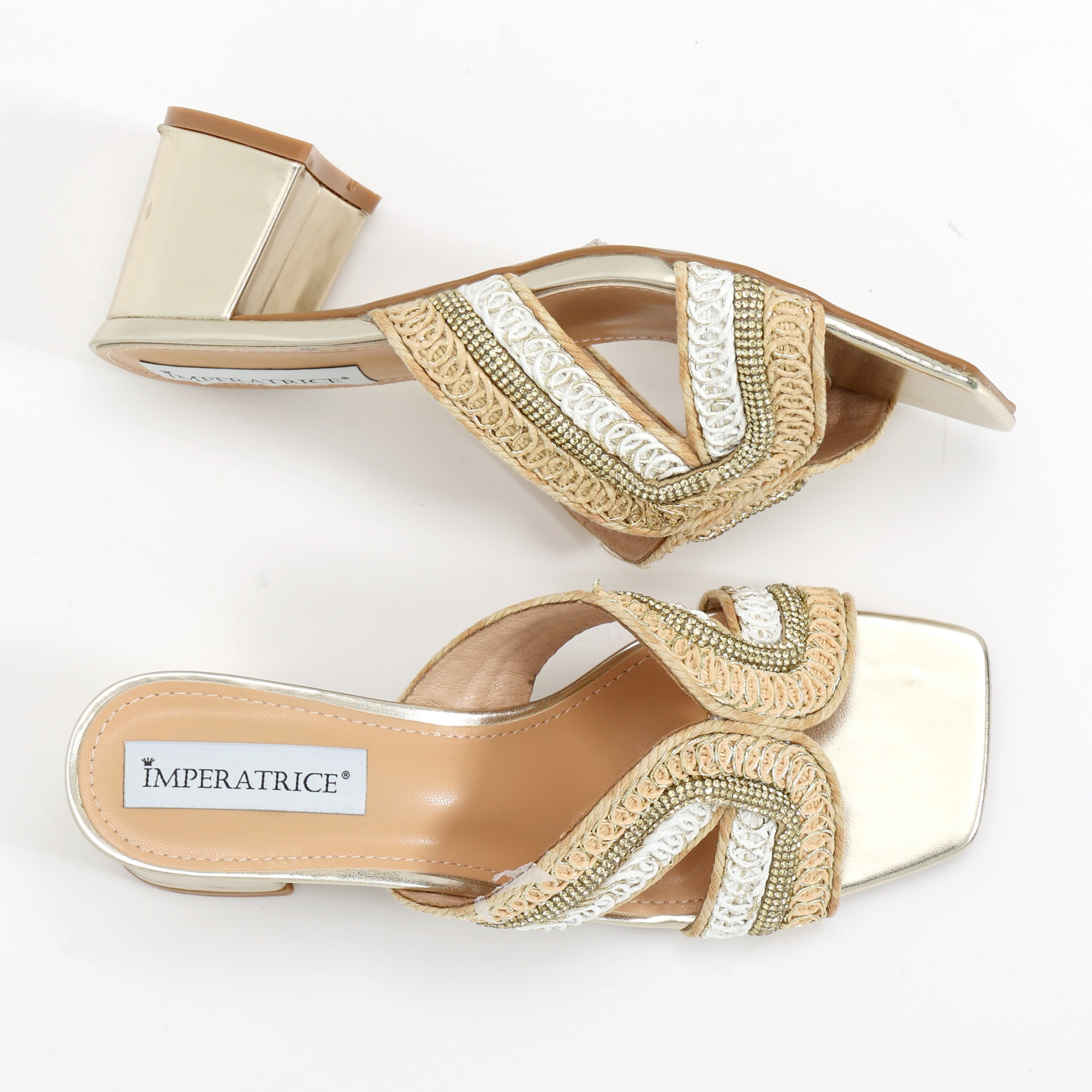 Sandali in simil pelle con tacco comodo quadrato ed applicazione strass